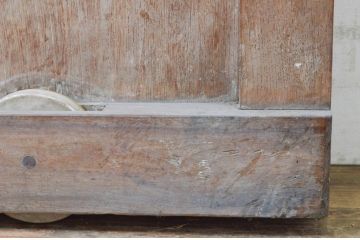 アンティーク建具　総欅(ケヤキ)材　漆塗りが美しい格子蔵戸1枚(引き戸、格子戸、玄関戸)(R-068733)