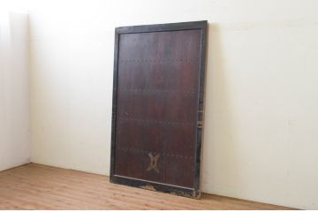 アンティーク建具　杉材　和モダンな空間づくりにおすすめの蔵戸1枚(玄関戸、板戸、引き戸)(R-068734)