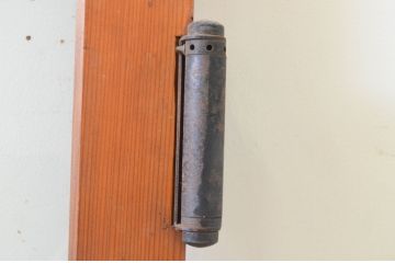 アンティーク建具　ナチュラルな風合いが温かみを感じるガラスドア1枚(木製扉)(R-068737)