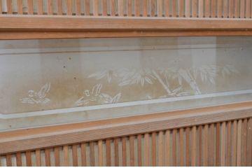 アンティーク建具　腰板欅(ケヤキ)材　どこか懐かしい雰囲気の裏障子付き格子戸2枚セット(引き戸、障子戸、ガラス帯戸)(R-068740)