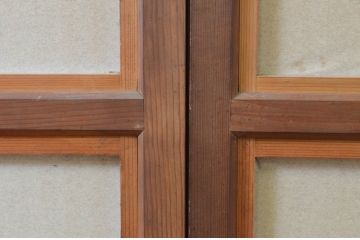 アンティーク建具　腰板欅(ケヤキ)材　どこか懐かしい雰囲気の裏障子付き格子戸2枚セット(引き戸、障子戸、ガラス帯戸)(R-068740)
