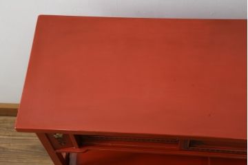 和製アンティーク　ラデン細工と錆漆高蒔絵が存在感を放つ朱塗りの茶棚(違い棚、飾り棚、収納棚、戸棚)(R-068742)