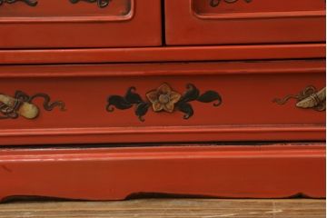 和製アンティーク　ラデン細工と錆漆高蒔絵が存在感を放つ朱塗りの茶棚(違い棚、飾り棚、収納棚、戸棚)(R-068742)