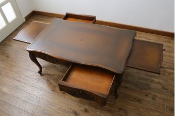 中古　美品　THEODORE ALEXANDER(セオドア・アレキサンダー)　引き出し付き　なめらかな曲線の猫脚が優美な拡張天板付きセンターテーブル(エクステンションテーブル、ローテーブル、リビングテーブル、センターテーブル)(定価約65万円)(R-068752)