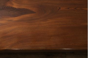 和製ビンテージ　高級品!!　総欅(ケヤキ)材　鳥の木画象嵌入り　1枚板の重厚感ある佇まいが魅力の座卓(ローテーブル、センターテーブル、一枚板、ヴィンテージ)(R-068754)