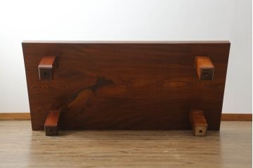 和製ビンテージ　高級品!!　総欅(ケヤキ)材　鳥の木画象嵌入り　1枚板の重厚感ある佇まいが魅力の座卓(ローテーブル、センターテーブル、一枚板、ヴィンテージ)(R-068754)