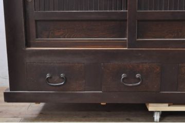和製アンティーク　六尺　凛とした美しさが上品な和を演出してくれる近江水屋箪笥サイドボード(食器棚、戸棚、収納棚、キャビネット)(R-068767)
