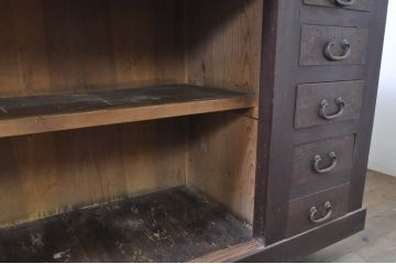 和製アンティーク　昇り引き出し付き　六尺　凛とした美しさが上品な和を演出してくれる近江水屋箪笥サイドボード(食器棚、戸棚、収納棚、キャビネット)(R-068768)