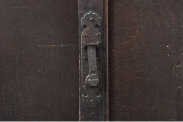 和製アンティーク　明治期　ヒノキ材の濃い木味が奥深い関西帳場箪笥(時代箪笥、収納箪笥、収納棚、整理タンス、引き出し)(R-068772)