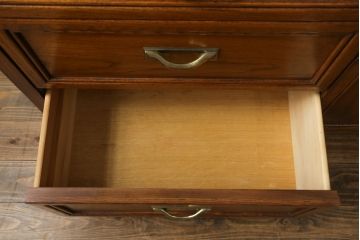 中古　高級輸入家具　トーマスビル(Thomasville)　オーク材　クラシカルな佇まいが魅力のアンティーク調サイドボード(サイドチェスト、引き出し)(R-068778)
