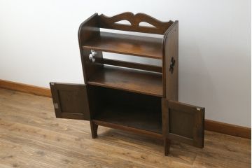 和製アンティーク　希少デザイン　ナラ材　古い洋館の小振りな収納棚(サイドキャビネット、戸棚、飾り棚)(R-068780)