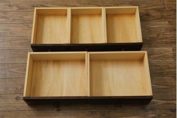 中古　北海道民芸家具　HM160K　美しい木肌とシックな佇まいが魅力的なキャビネット(食器棚、収納棚、戸棚、カップボード、飾り棚、本箱)(R-068785)