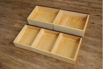 中古　北海道民芸家具　HM160K　美しい木肌とシックな佇まいが魅力的なキャビネット(食器棚、収納棚、戸棚、カップボード、飾り棚、本箱)(R-068785)