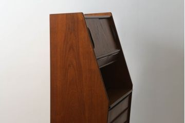 デンマークビンテージ　Lloyd's Antiques(ロイズ・アンティークス)取り扱い　チーク材　シンプルでモダンなデザインが取り入れやすいライティングビューロー(ワークデスク、引き出し、在宅用、在宅ワーク、北欧、ヴィンテージ)(R-068786)