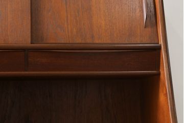 デンマークビンテージ　Lloyd's Antiques(ロイズ・アンティークス)取り扱い　チーク材　シンプルでモダンなデザインが取り入れやすいライティングビューロー(ワークデスク、引き出し、在宅用、在宅ワーク、北欧、ヴィンテージ)(R-068786)