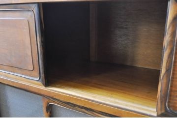 和製アンティーク　高級品　楓材　黒柿材　収納力抜群の大型茶箪笥(水屋箪笥、茶棚、収納棚、キャビネット)(R-068787)