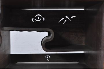 和製アンティーク　渋い佇まいが魅力的なシャッター扉(蛇腹扉)付き黒柿茶箪笥(茶棚、戸棚、収納棚、違い棚)(R-068788)
