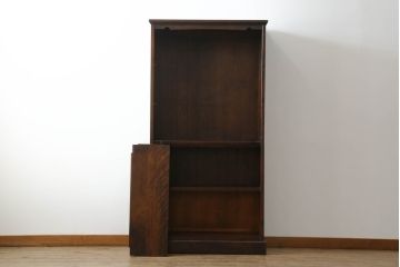 中古　北海道民芸家具　クラシカルな佇まいが魅力の本棚(書棚、ブックシェルフ、収納棚、飾り棚)(R-068794)