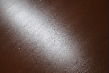 中古　高級アメリカ輸入家具　小振りなサイズが使いやすいサイドキャビネット(サイドテーブル、ナイトテーブル、収納棚)(R-068795)