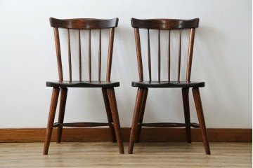 和製ビンテージ　松本民芸家具　#55型　レトロで温かみ漂うスピンドルチェア2脚セット　(R-068797)