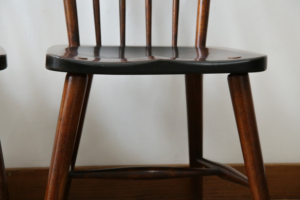 和製ビンテージ　松本民芸家具　#55型　レトロで温かみ漂うスピンドルチェア2脚セット　(R-068797)