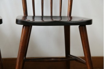 和製ビンテージ　松本民芸家具　#55型　レトロで温かみ漂うスピンドルチェア2脚セット　(R-068797)