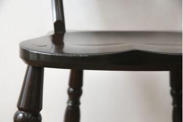 中古　松本民芸家具　#49型A　背もたれの美しいデザインが印象的なワイコムチェア(板座チェア、ダイニングチェア、椅子、イス)(定価約11万円)(R-068799)