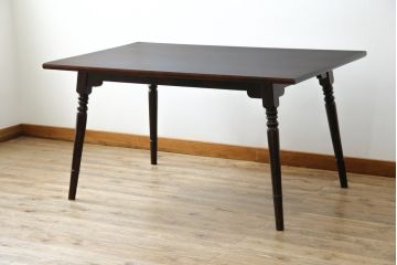 中古　松本民芸家具　クラシカルな雰囲気のA型食卓(ダイニングテーブル、ワークデスク、作業台、4人掛け)(定価約21万円)(R-068804)