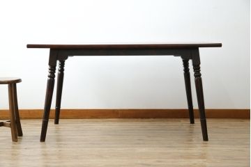 中古　松本民芸家具　クラシカルな雰囲気のA型食卓(ダイニングテーブル、ワークデスク、作業台、4人掛け)(定価約21万円)(R-068804)