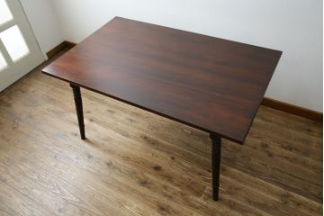 中古　松本民芸家具　クラシカルな雰囲気のA型食卓(ダイニングテーブル、ワークデスク、作業台、4人掛け)(定価約21万円)(R-068804)