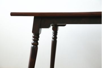 中古　松本民芸家具　クラシカルな雰囲気のA型食卓(ダイニングテーブル、ワークデスク、作業台、4人掛け)(定価約21万円)(R-068804)