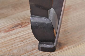和製アンティーク　溜塗り　凝ったデザインと彫刻が素敵な漆塗りの座卓(ローテーブル、センターテーブル、リビングテーブル)(R-068805)