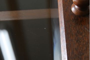 中古　松本民芸家具　品の良さを感じさせるシックな佇まいのA型食器棚(キャビネット、収納棚、戸棚)(定価約55万円)(R-068812)