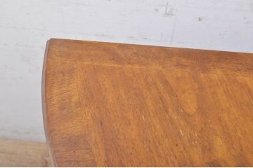 中古　DREXEL HERITAGE(ドレクセルヘリテイジ)　Cameo Classics(キャメオクラシックス)　ハーフムーン(半月型)　照明付き!!美しい曲線デザインに目を奪われるキャビネット(ホールチェスト、サイドボード、サイドキャビネット、飾り棚、ショーケース、収納棚、戸棚、半円型、店舗什器)(R-068817)