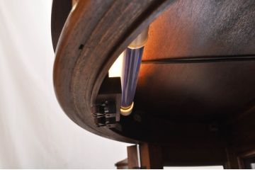 中古　DREXEL HERITAGE(ドレクセルヘリテイジ)　Cameo Classics(キャメオクラシックス)　ハーフムーン(半月型)　照明付き!!美しい曲線デザインに目を奪われるキャビネット(ホールチェスト、サイドボード、サイドキャビネット、飾り棚、ショーケース、収納棚、戸棚、半円型、店舗什器)(R-068817)