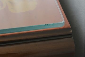 中古　イタリア家具　上品な佇まいが目を引く象嵌入りキャビネット(キュリオケース、ガラスケース、飾り棚、収納棚、戸棚)(R-068818)