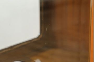中古　イタリア家具　上品な佇まいが目を引く象嵌入りキャビネット(キュリオケース、ガラスケース、飾り棚、収納棚、戸棚)(R-068818)