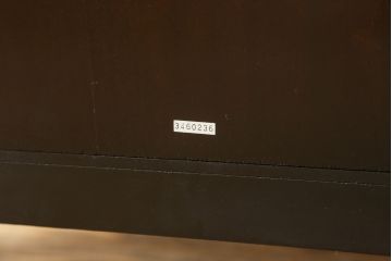 中古　イタリア家具　上品な佇まいが目を引く象嵌入りキャビネット(キュリオケース、ガラスケース、飾り棚、収納棚、戸棚)(R-068818)