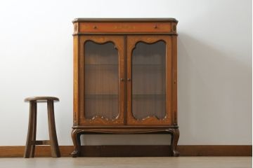 中古　イタリア家具　上品な佇まいが目を引く象嵌入りキャビネット(キュリオケース、ガラスケース、飾り棚、収納棚、戸棚)(R-068819)