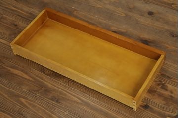 中古　イタリア家具　上品な佇まいが目を引く象嵌入りキャビネット(キュリオケース、ガラスケース、飾り棚、収納棚、戸棚)(R-068819)