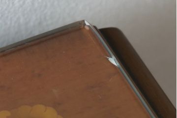 中古　イタリア家具　上品な佇まいが目を引く象嵌入りキャビネット(キュリオケース、ガラスケース、飾り棚、収納棚、戸棚)(R-068819)