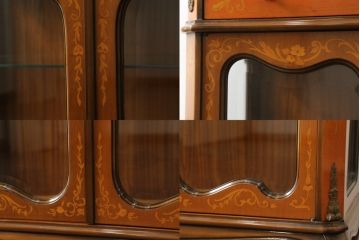 中古　イタリア家具　上品な佇まいが目を引く象嵌入りキャビネット(キュリオケース、ガラスケース、飾り棚、収納棚、戸棚)(R-068819)