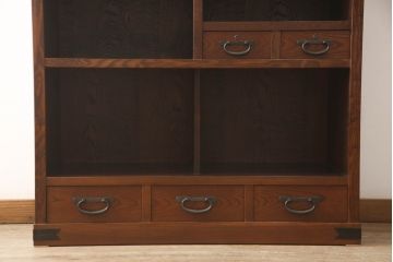中古　美品　上手物　欅(ケヤキ)材　内部桐材　国産職人手造り品　格子戸入り　高級水屋箪笥サイドボード(茶箪笥、茶棚、収納棚、戸棚、食器棚)(R-068822)