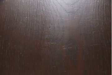 中古　美品　上手物　欅(ケヤキ)材　内部桐材　国産職人手造り品　格子戸入り　高級水屋箪笥サイドボード(茶箪笥、茶棚、収納棚、戸棚、食器棚)(R-068822)