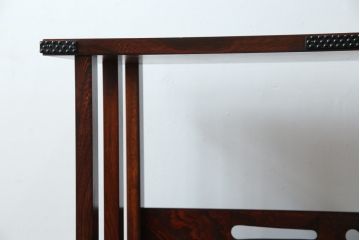 中古　美品　岩谷堂箪笥　美しい杢目と黒い金具が上質な和の雰囲気を演出する飾り棚(収納棚、戸棚、茶棚)(R-068825)