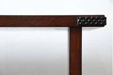 中古　美品　岩谷堂箪笥　美しい杢目と黒い金具が上質な和の雰囲気を演出する飾り棚(収納棚、戸棚、茶棚)(R-068825)
