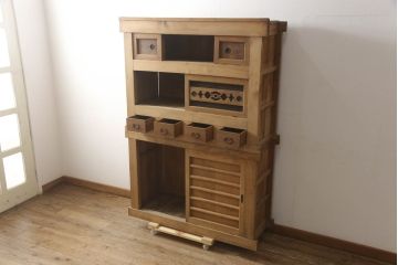 和製アンティーク　四尺　丁寧な作り込みと木味が魅力的な水屋箪笥(重ね箪笥、収納棚、戸棚、食器棚)(R-068828)