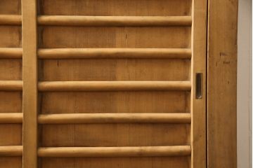 和製アンティーク　四尺　丁寧な作り込みと木味が魅力的な水屋箪笥(重ね箪笥、収納棚、戸棚、食器棚)(R-068828)