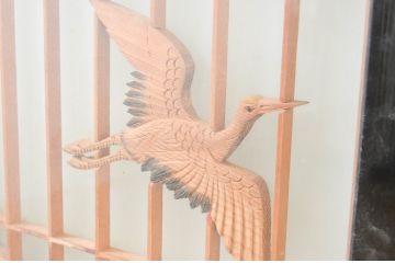 ビンテージ建具　両面ガラス　松・鶴の彫刻の入った書院戸2枚セット(引き戸、ガラス戸、窓、ヴィンテージ)(R-068844)