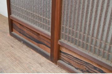 アンティーク建具　片面ガラス　上品な佇まいの腰板黒柿材入りの書院戸4枚セット(引き戸、ガラス戸、窓)(R-068846)